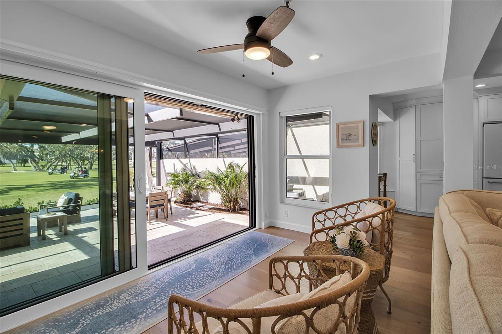 Image 26 of 75 For 2123 Harbourside Drive 903