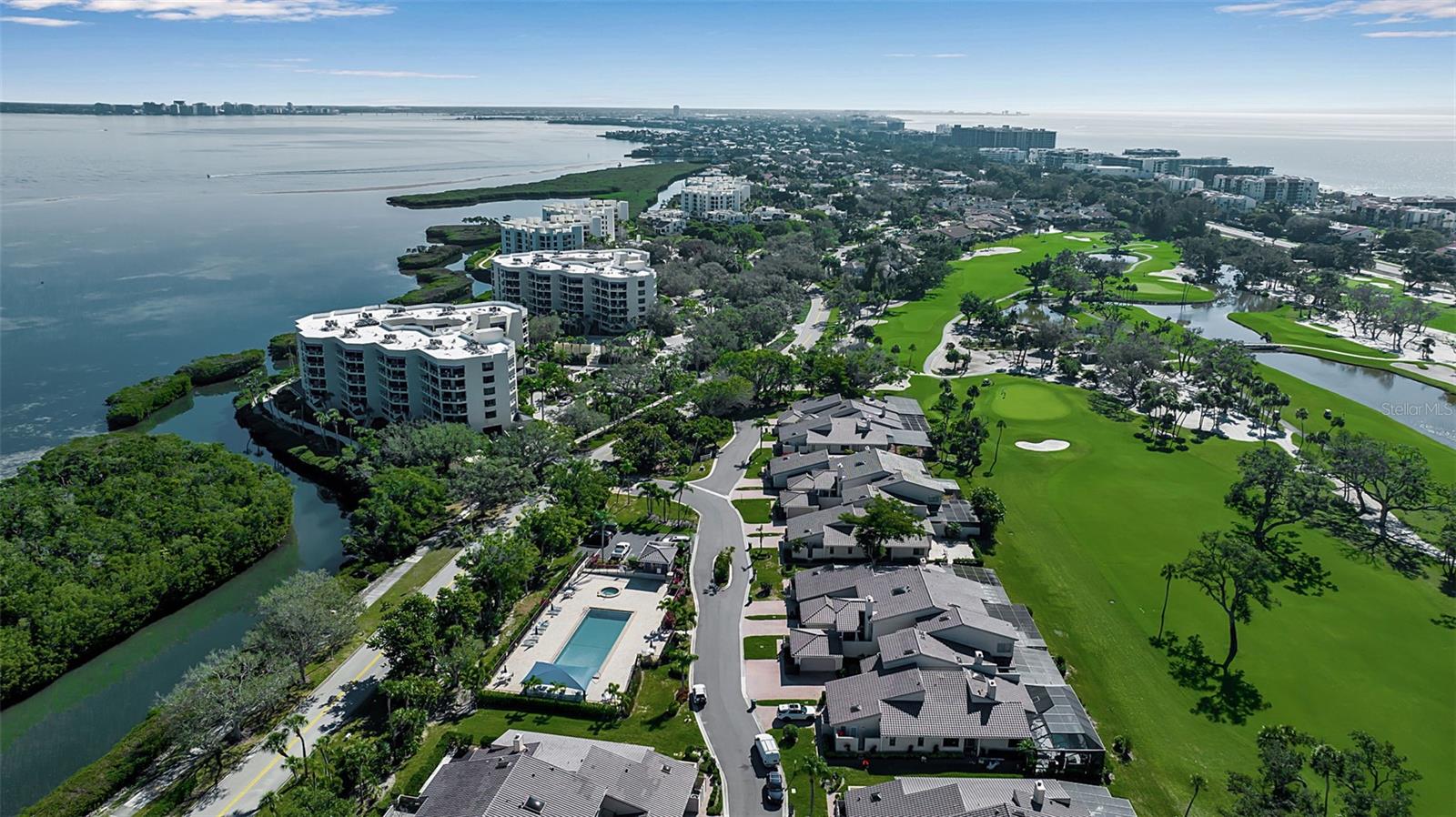 Image 3 of 75 For 2123 Harbourside Drive 903