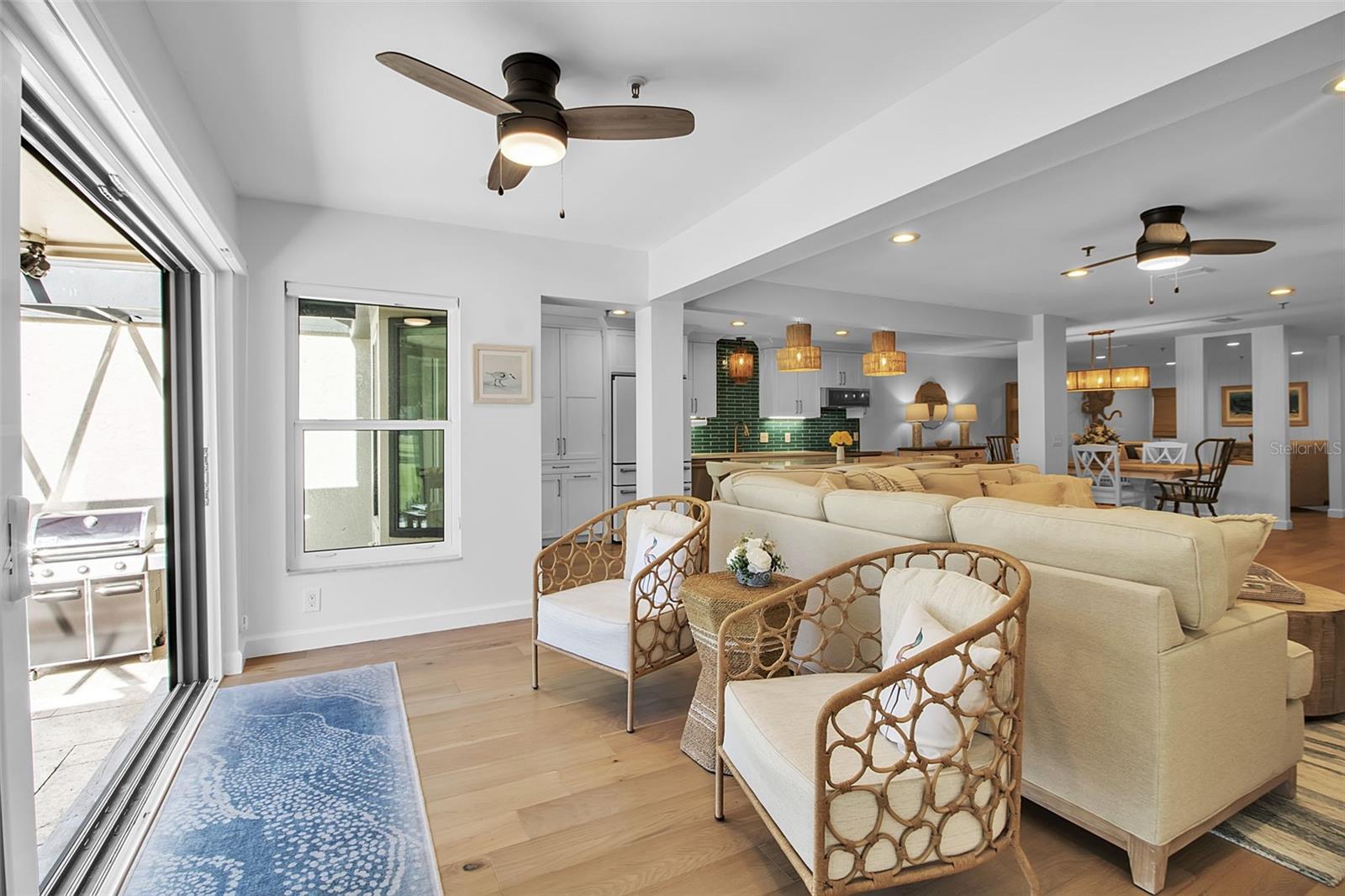 Image 36 of 75 For 2123 Harbourside Drive 903