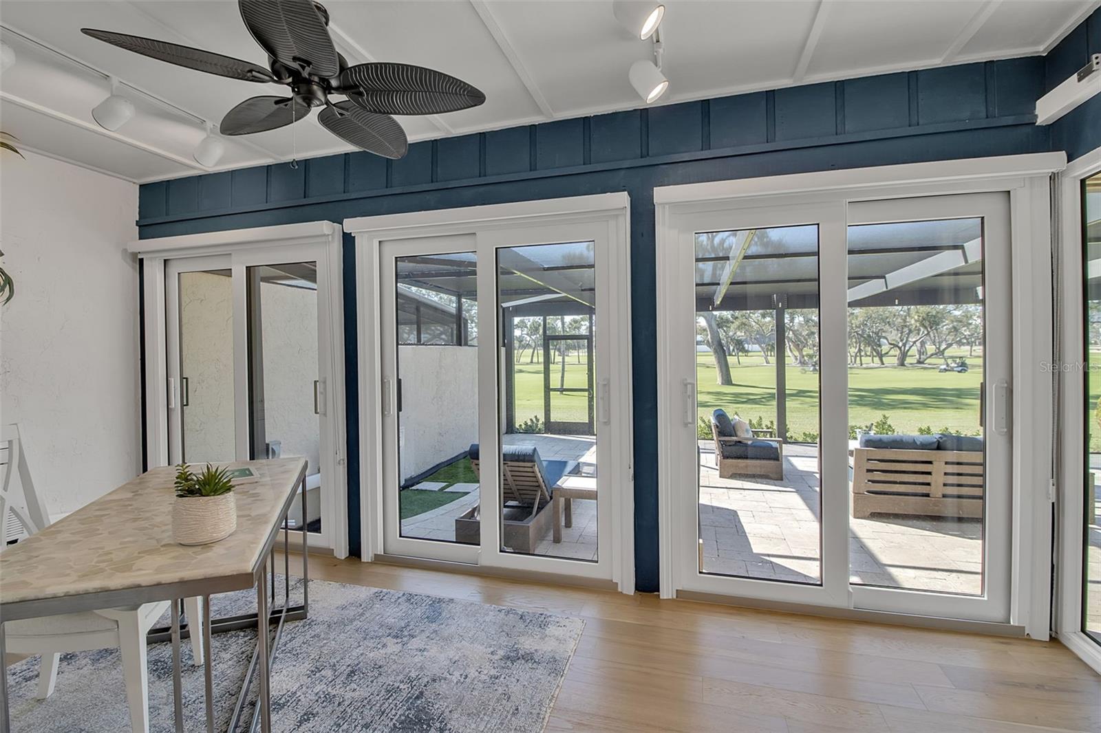 Image 43 of 75 For 2123 Harbourside Drive 903