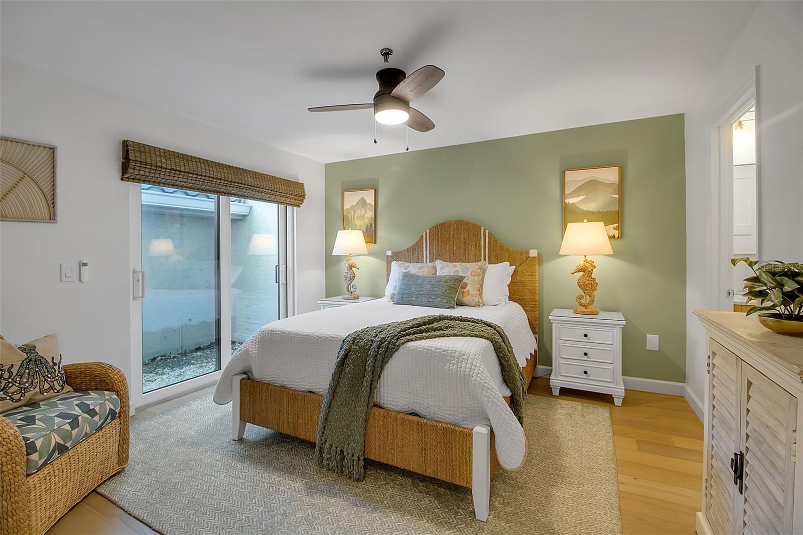 Image 48 of 75 For 2123 Harbourside Drive 903