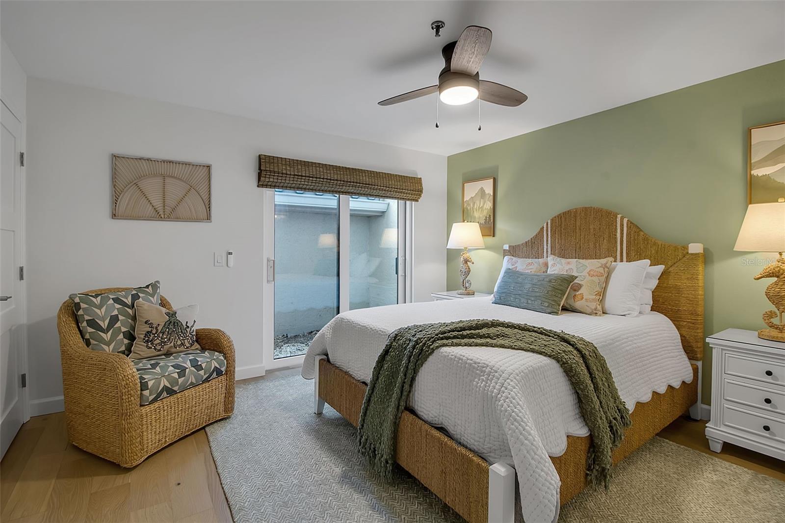 Image 49 of 75 For 2123 Harbourside Drive 903