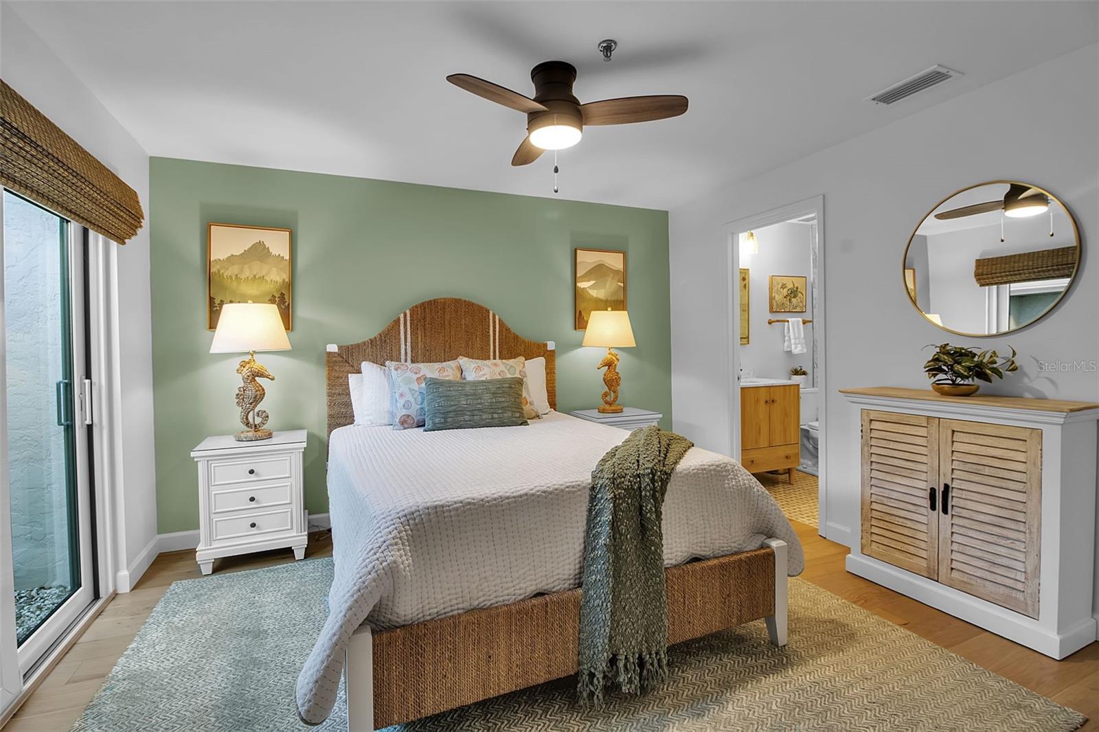 Image 50 of 75 For 2123 Harbourside Drive 903