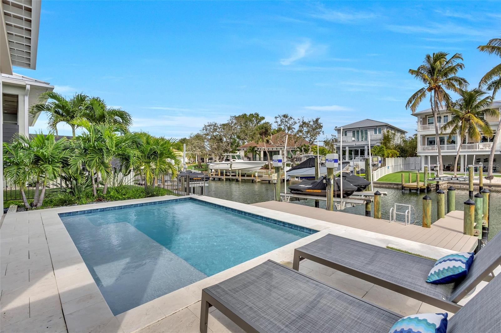 Image 19 of 79 For 4881 Oxford Drive