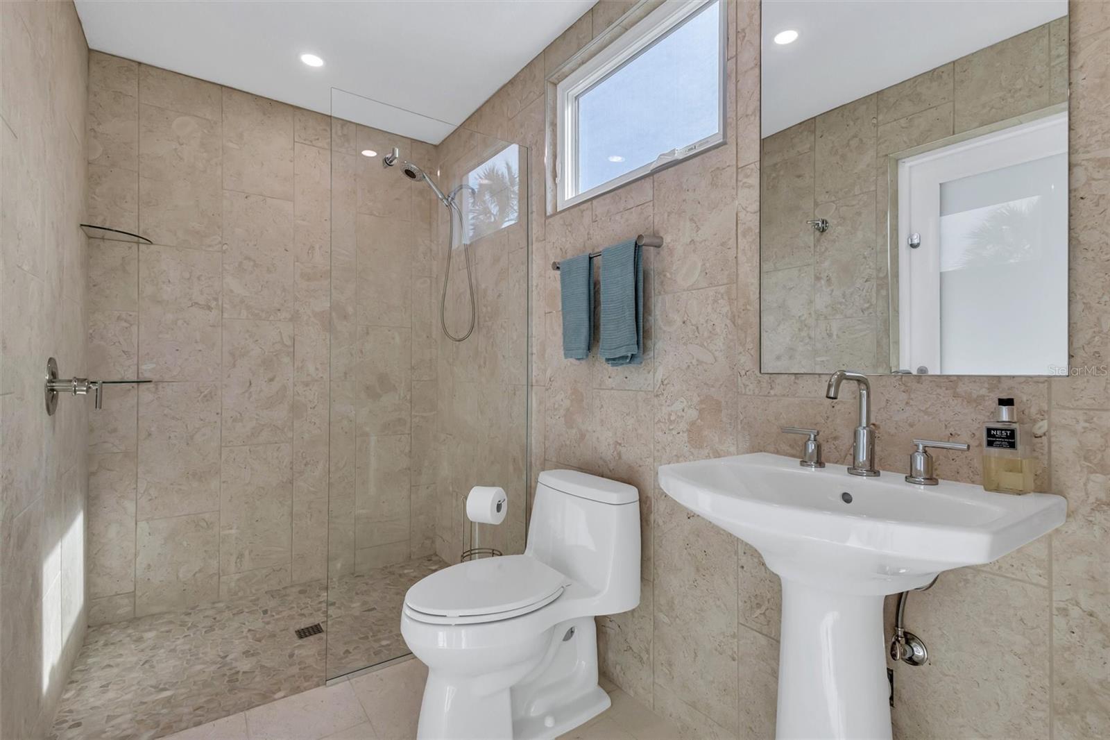 Image 32 of 79 For 4881 Oxford Drive