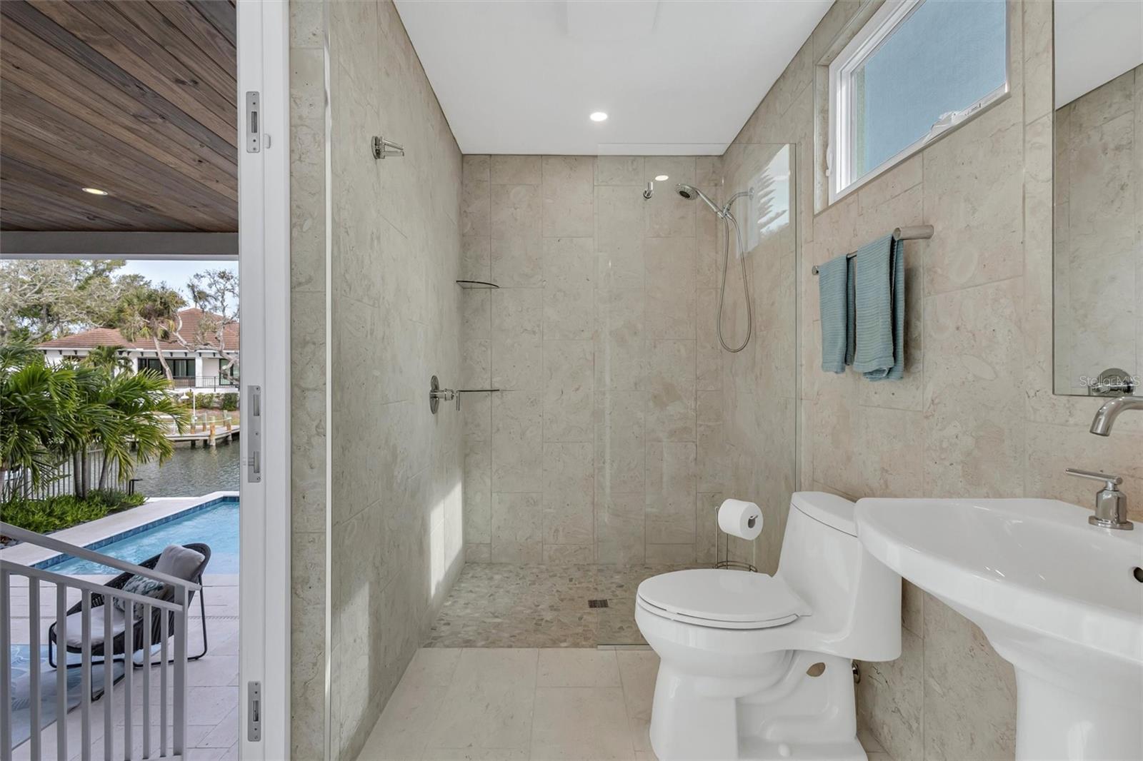 Image 33 of 79 For 4881 Oxford Drive