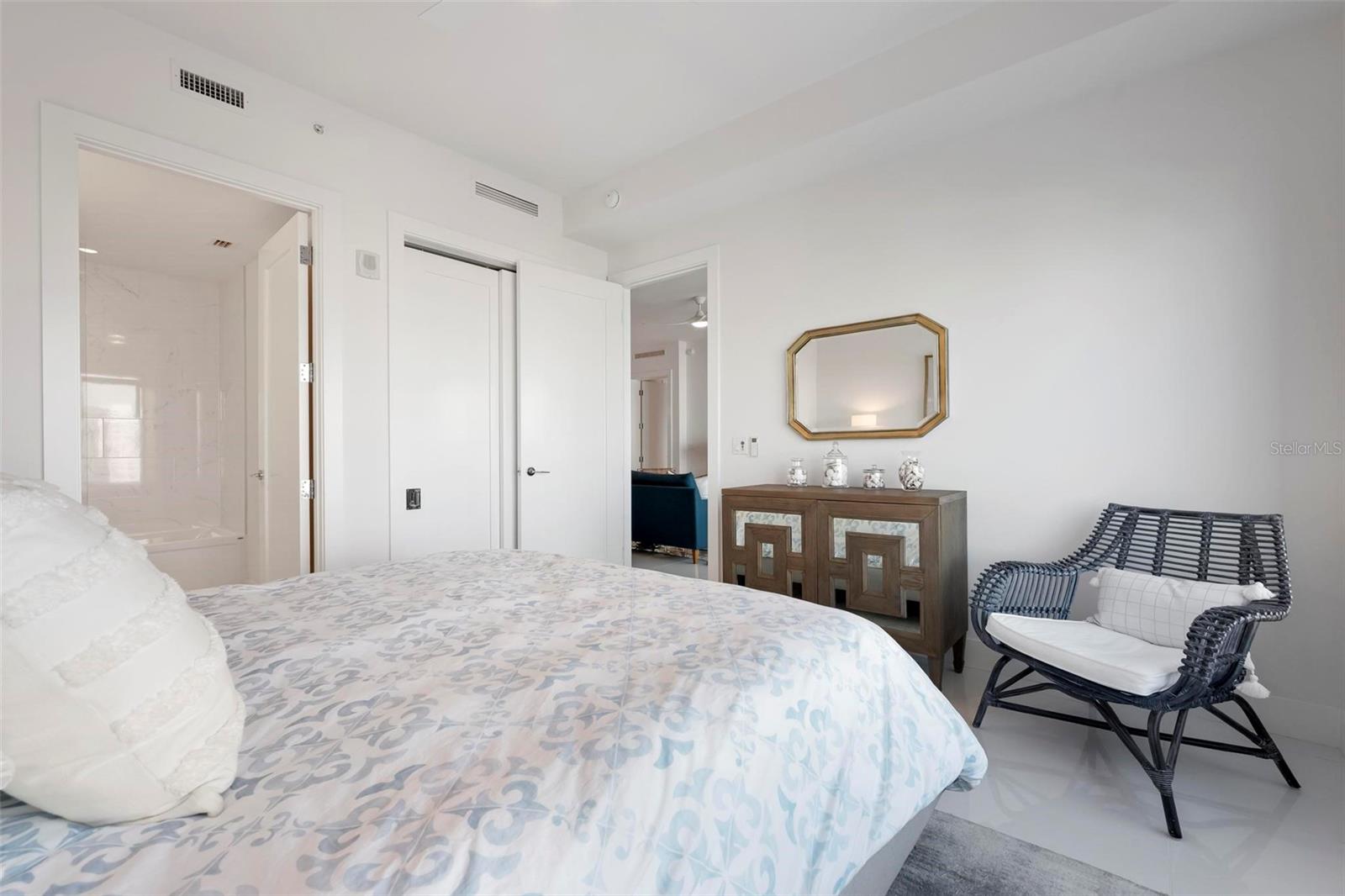 Image 20 of 58 For 111 Pineapple Avenue 719