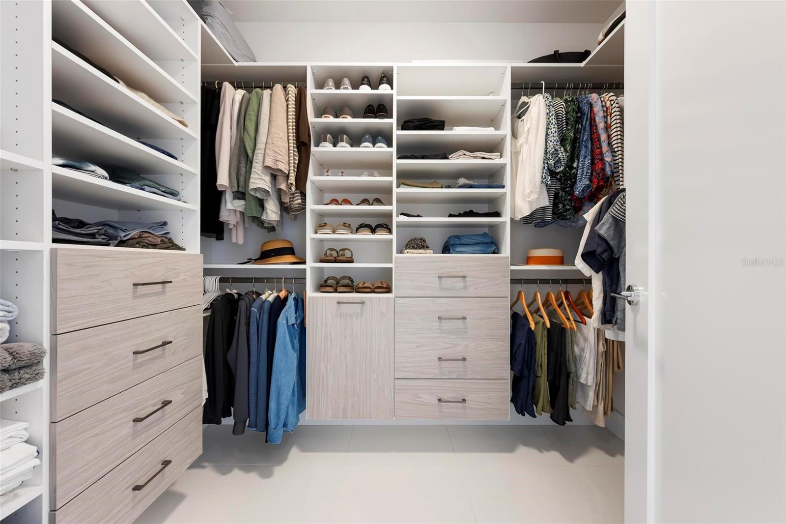 Image 23 of 58 For 111 Pineapple Avenue 719