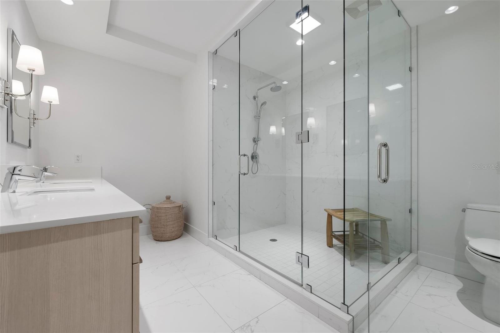 Image 28 of 58 For 111 Pineapple Avenue 719