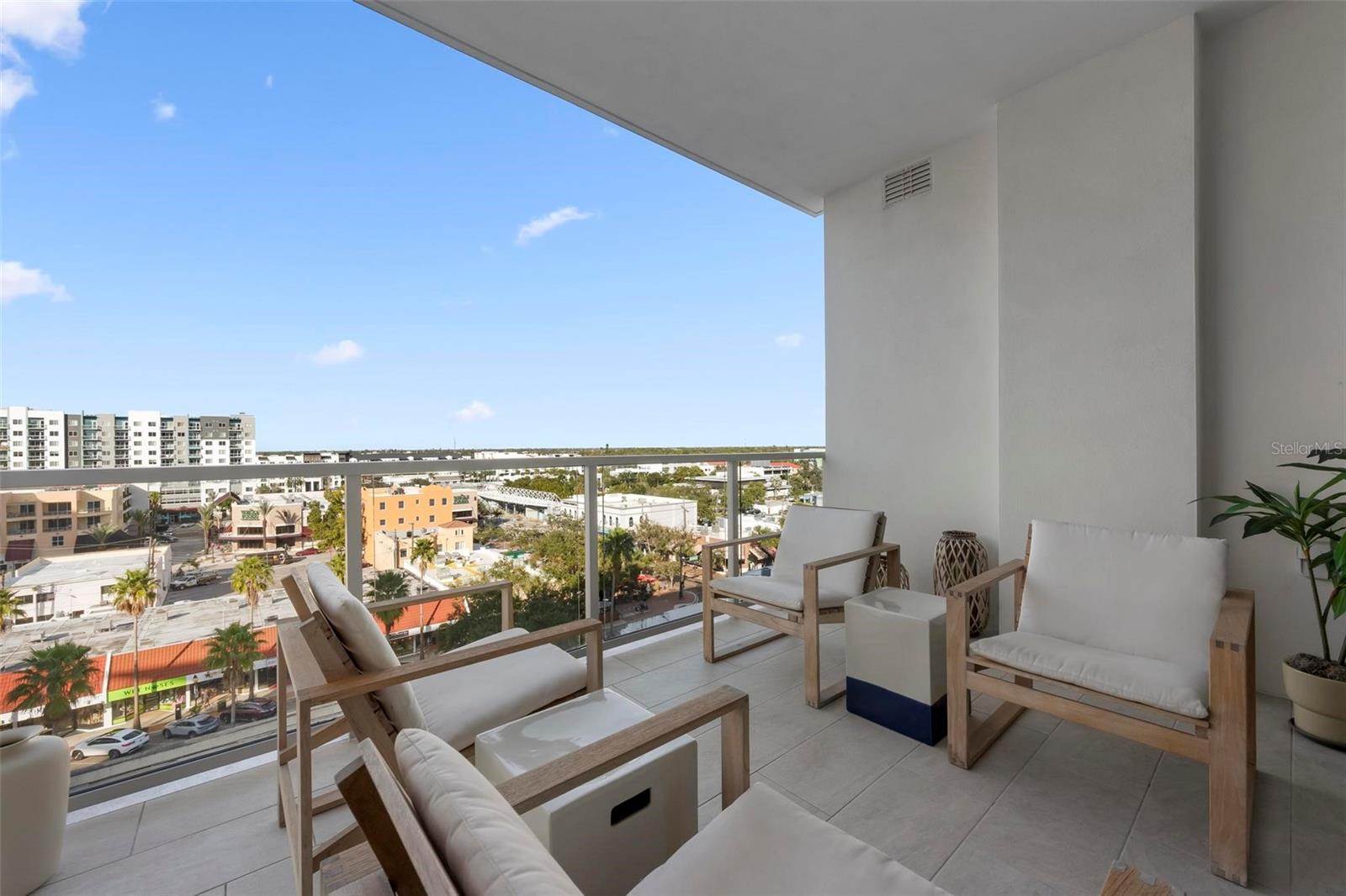 Image 31 of 58 For 111 Pineapple Avenue 719