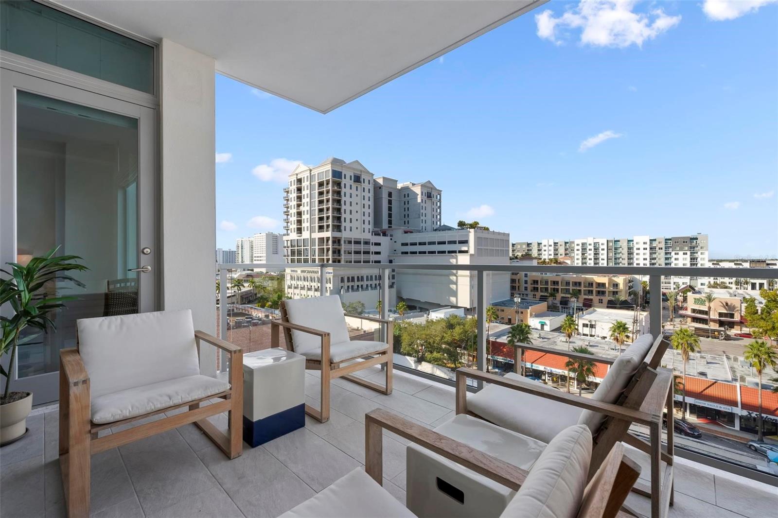 Image 33 of 58 For 111 Pineapple Avenue 719