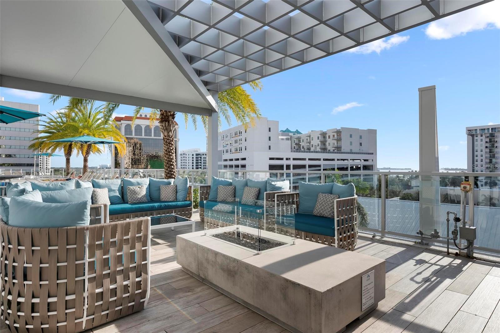 Image 41 of 58 For 111 Pineapple Avenue 719