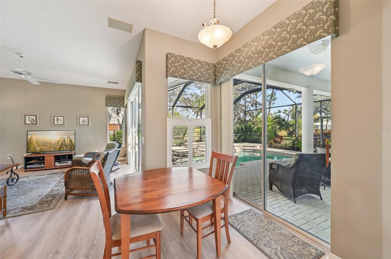 Image 12 of 66 For 514 Summerfield Way