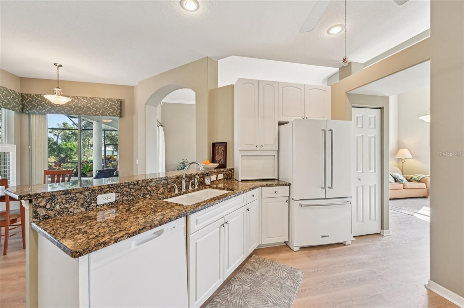 Image 16 of 66 For 514 Summerfield Way