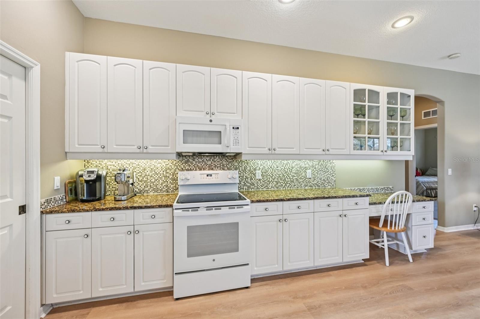 Image 17 of 66 For 514 Summerfield Way