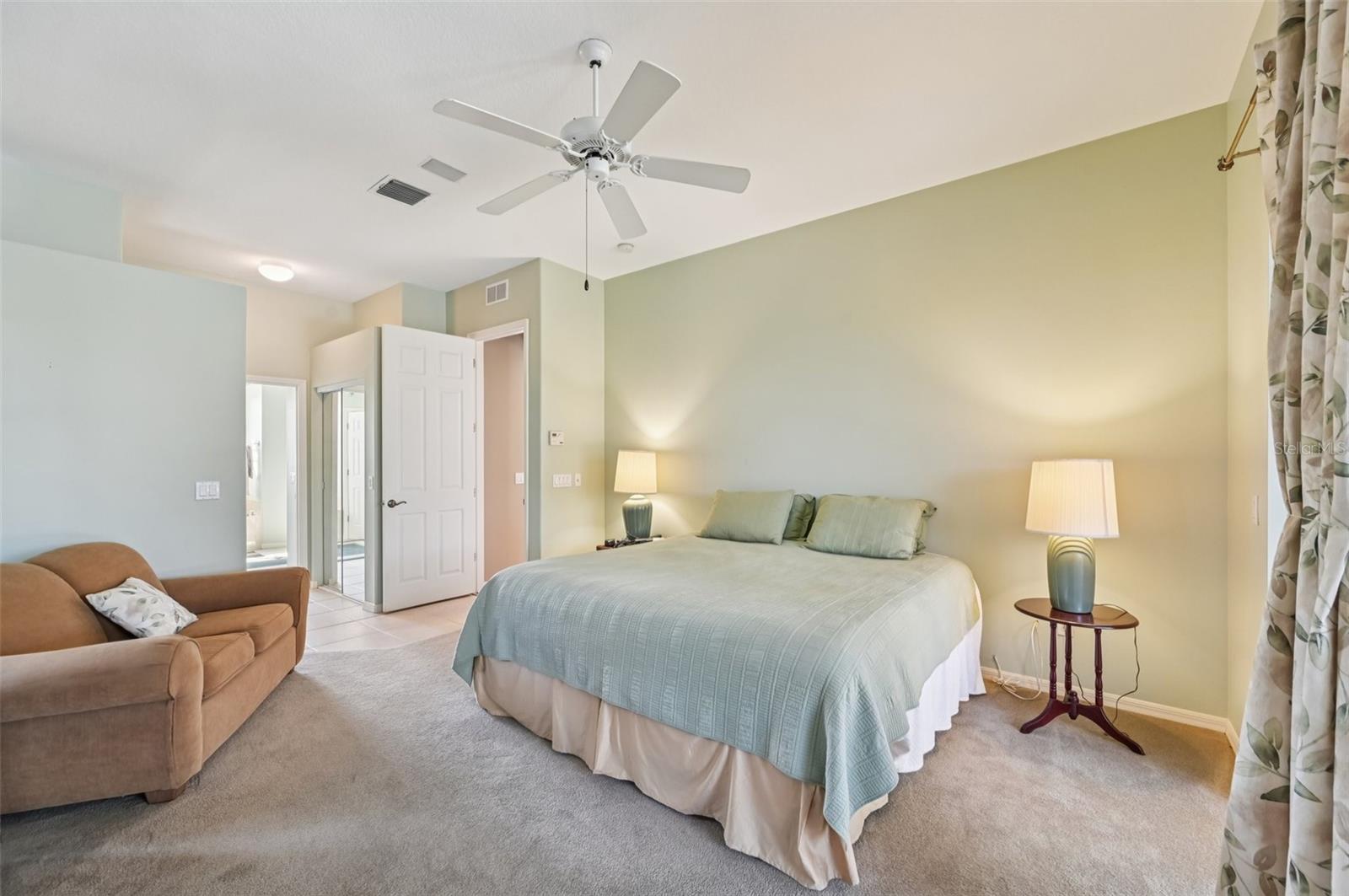 Image 21 of 66 For 514 Summerfield Way