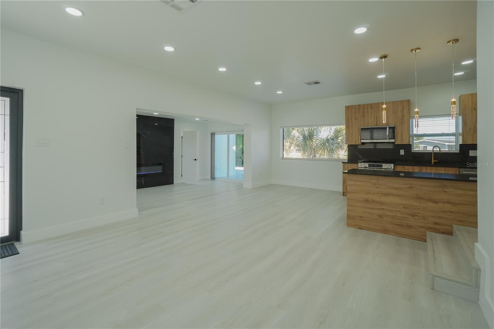 Image 21 of 44 For 6821 Marius Road