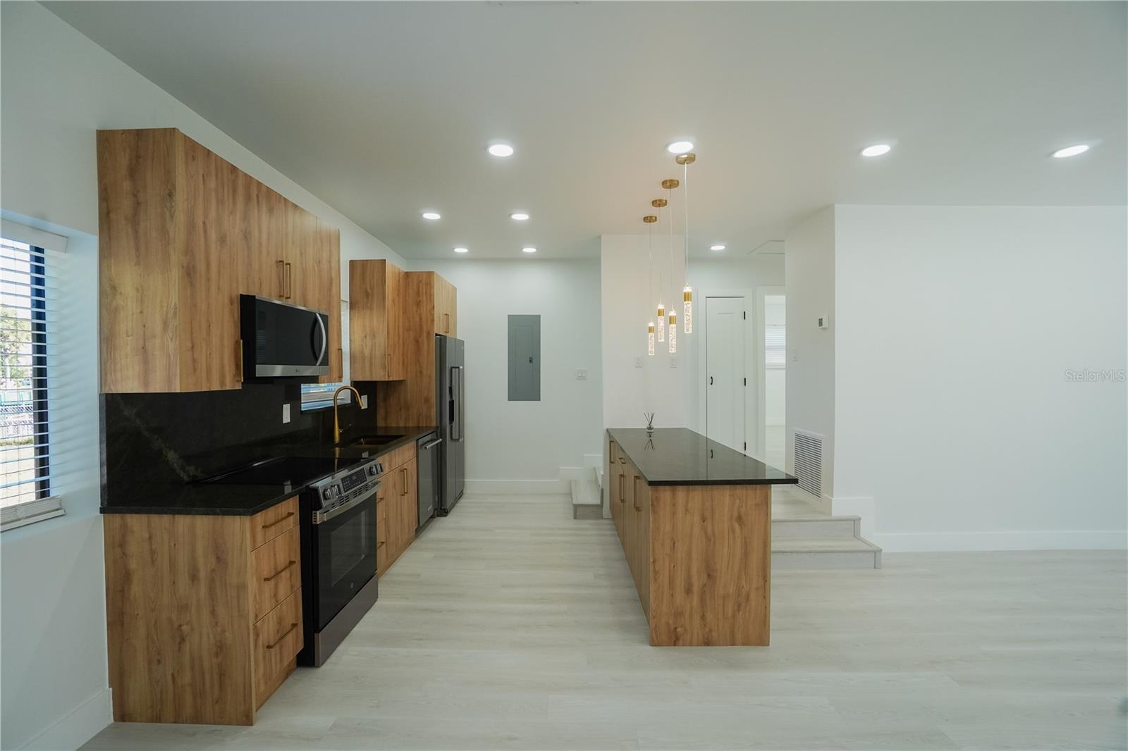 Image 8 of 44 For 6821 Marius Road