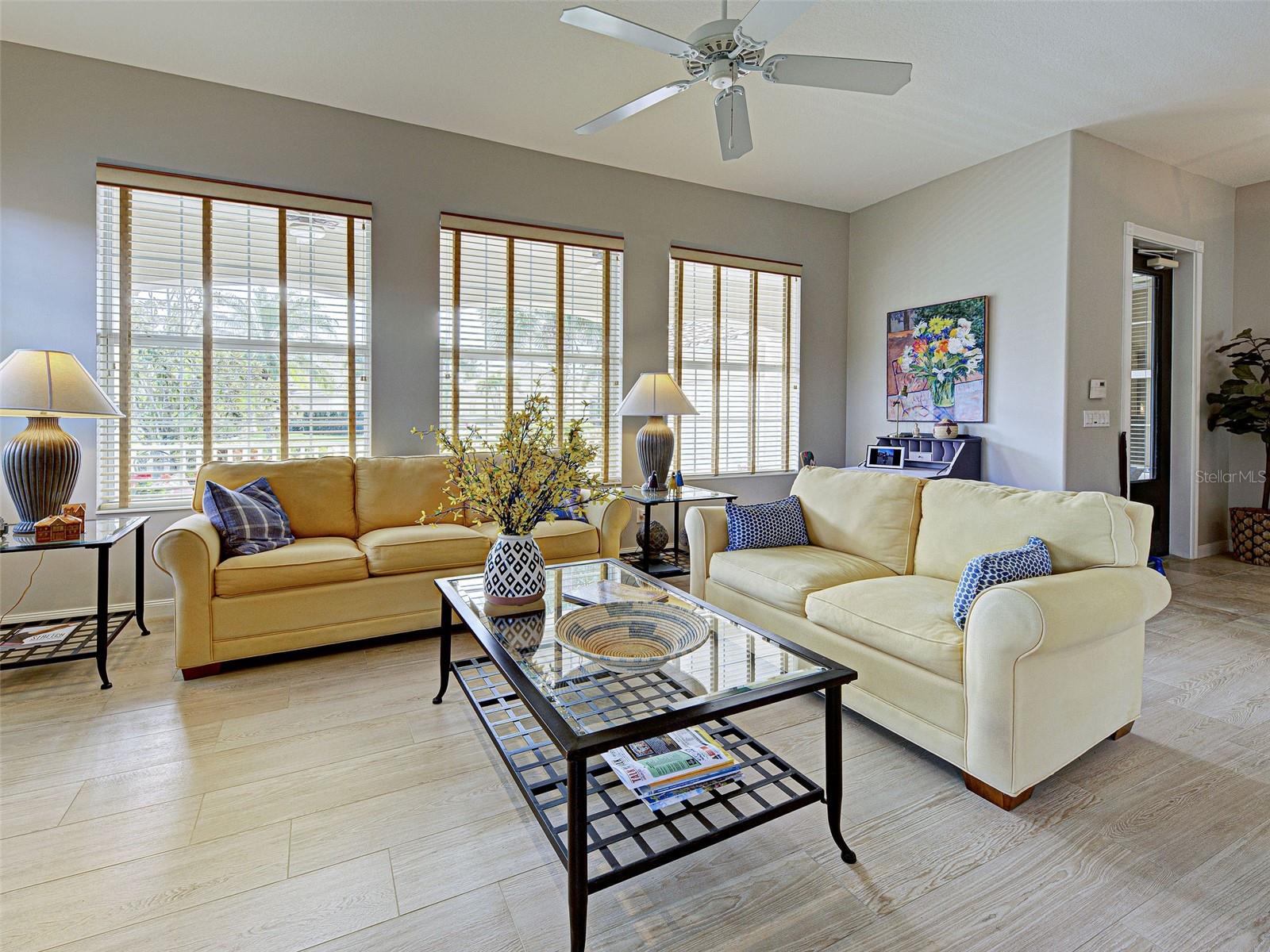 Image 18 of 74 For 13430 Bastiano Street