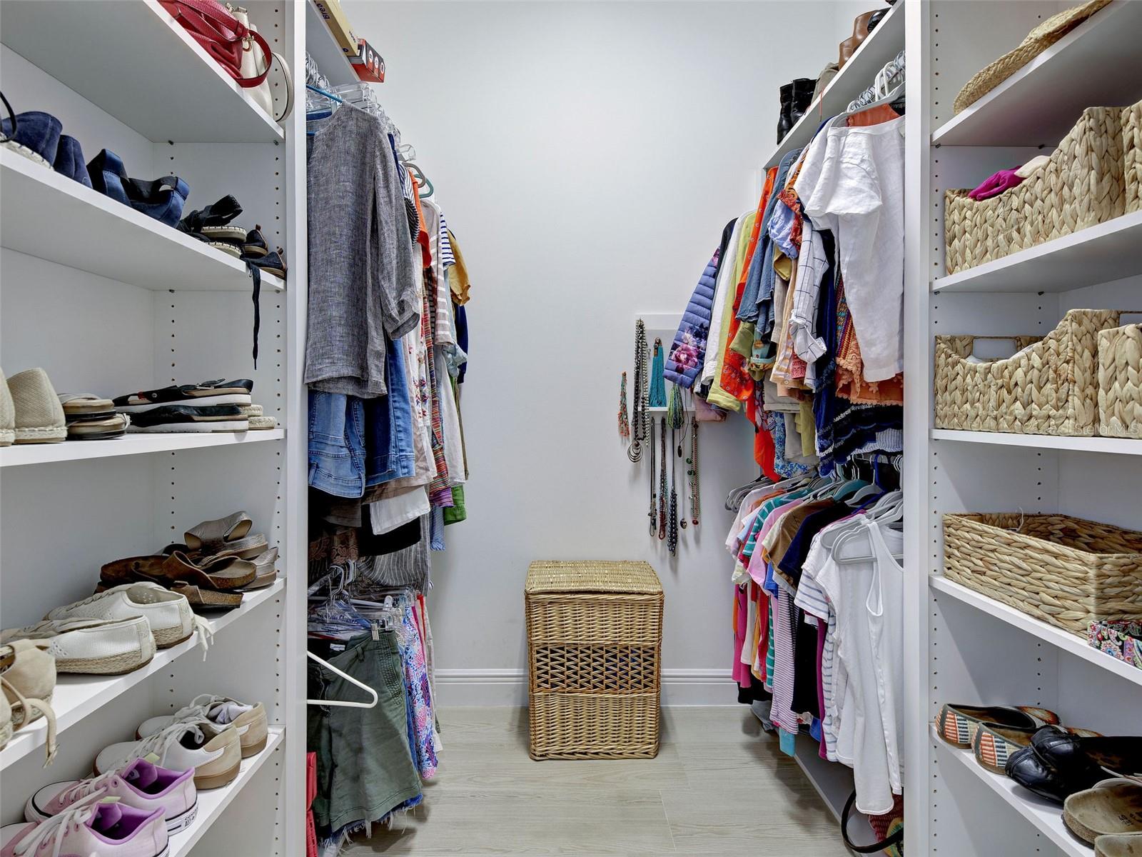 Image 25 of 74 For 13430 Bastiano Street