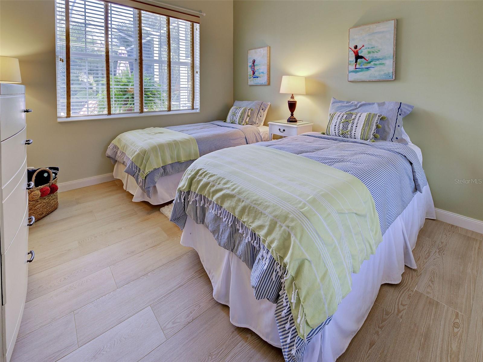 Image 32 of 74 For 13430 Bastiano Street