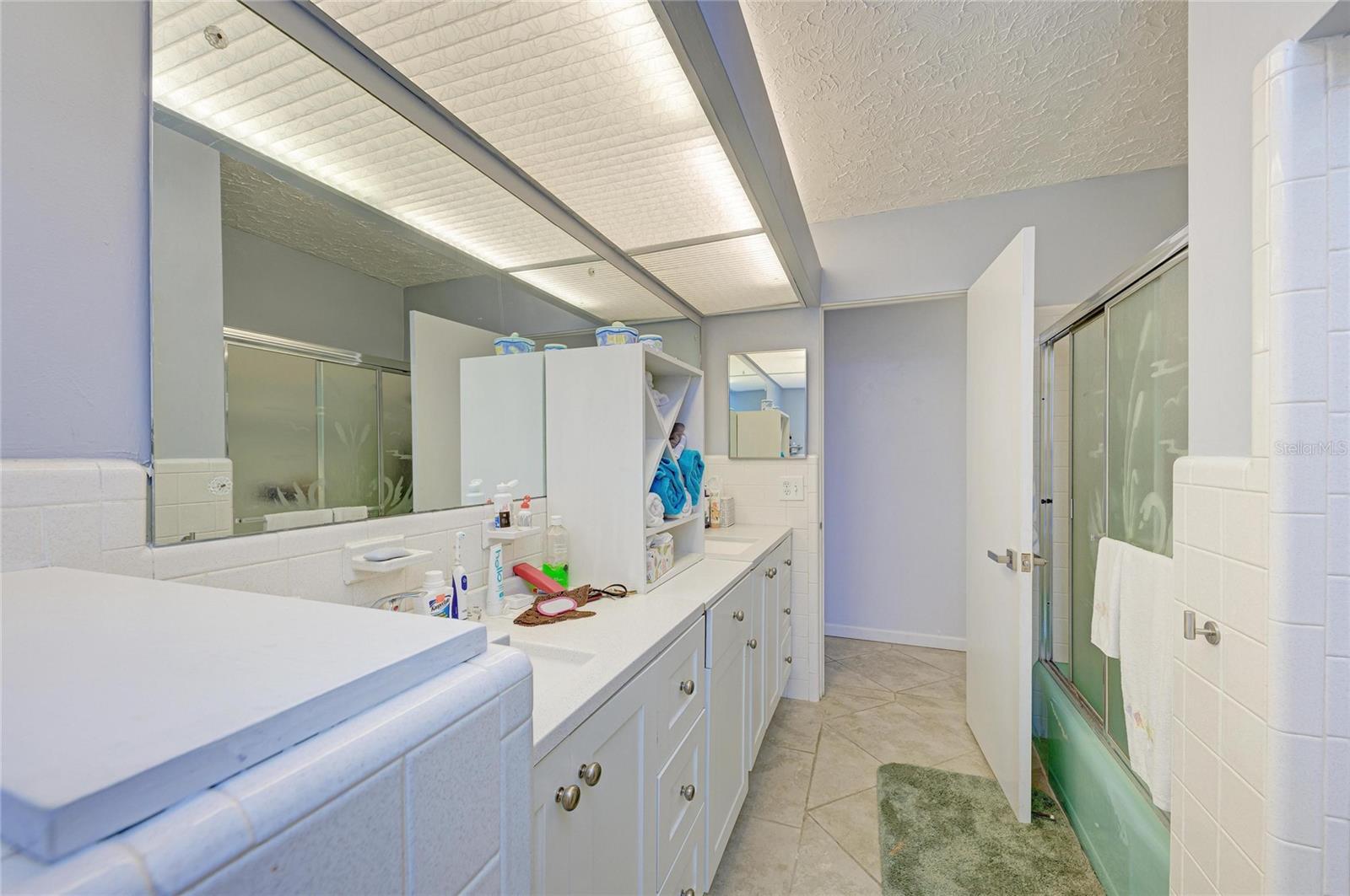 Image 29 of 43 For 3040 Tyrone Lane