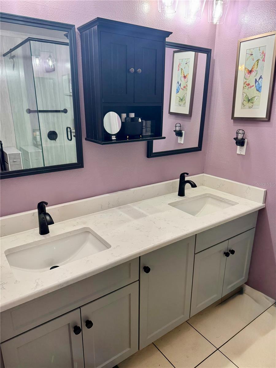 Image 10 of 15 For 374 Oak Hill Drive 37