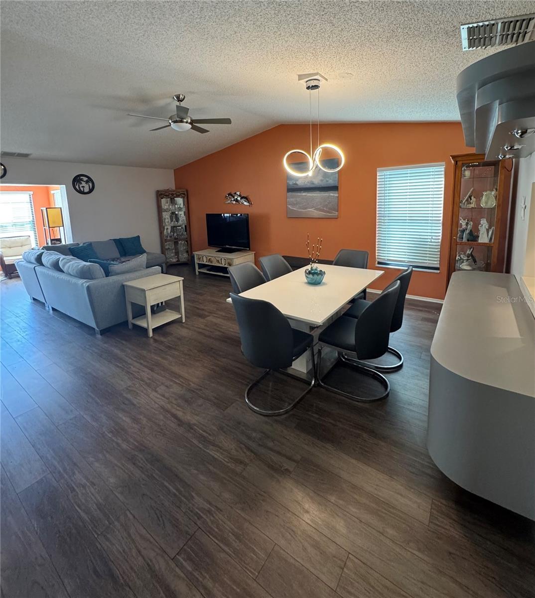 Image 2 of 15 For 374 Oak Hill Drive 37