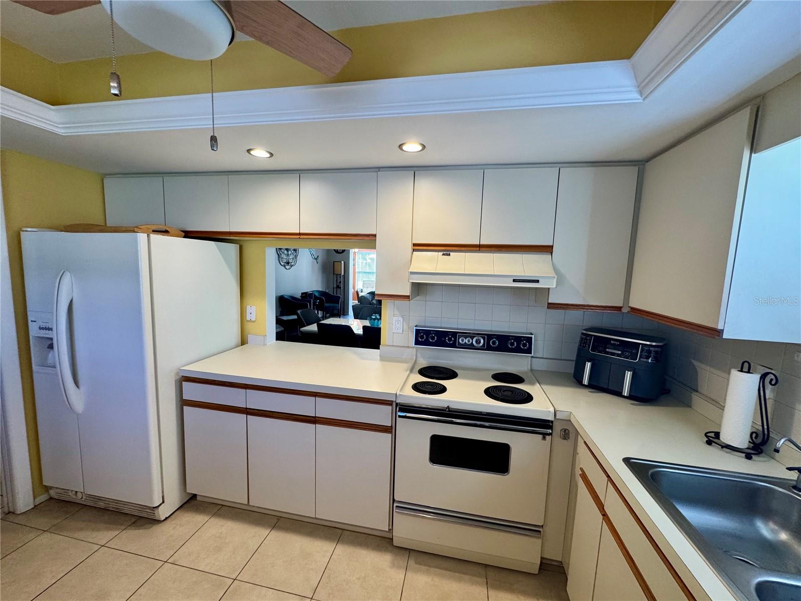 Image 4 of 15 For 374 Oak Hill Drive 37