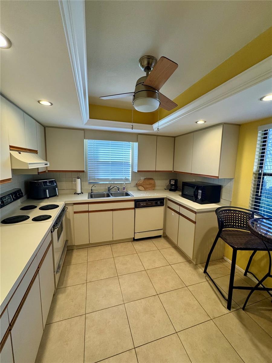 Image 6 of 15 For 374 Oak Hill Drive 37