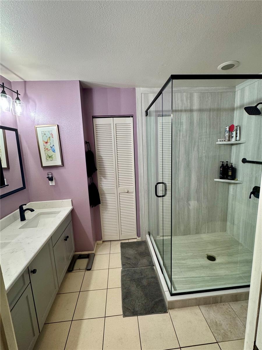 Image 9 of 15 For 374 Oak Hill Drive 37