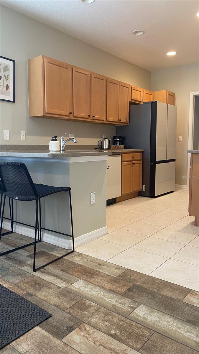 Image 10 of 28 For 3880 82nd Avenue Circle E 101