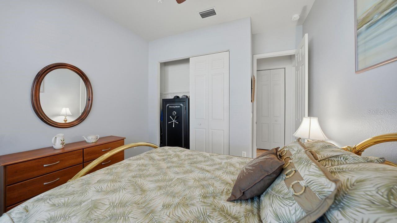 Image 39 of 88 For 6627 38th Lane E