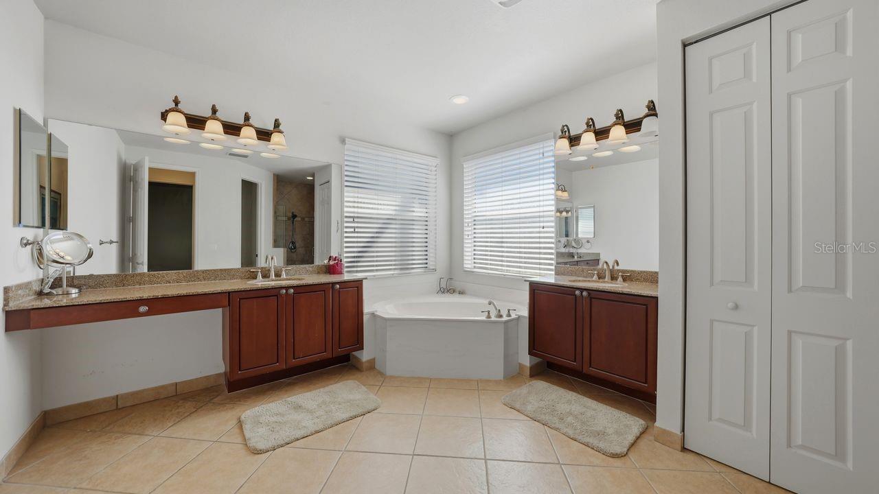 Image 46 of 88 For 6627 38th Lane E