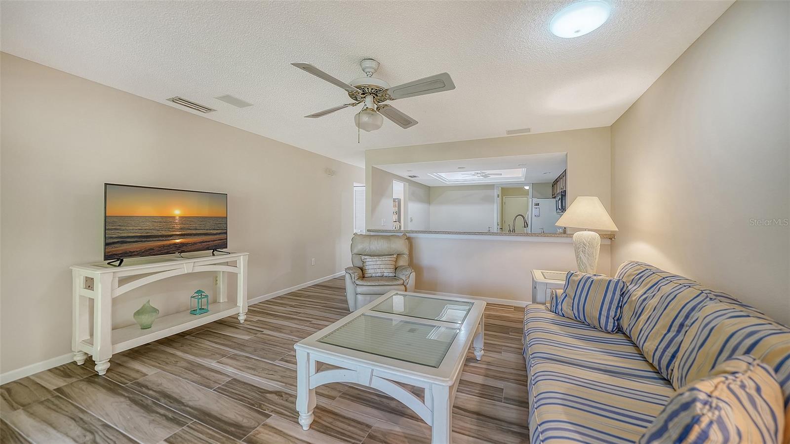 Image 28 of 47 For 4207 Bowling Green Circle 35