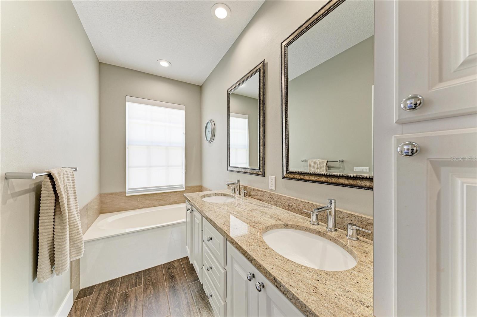 Image 35 of 83 For 7924 Farina Court