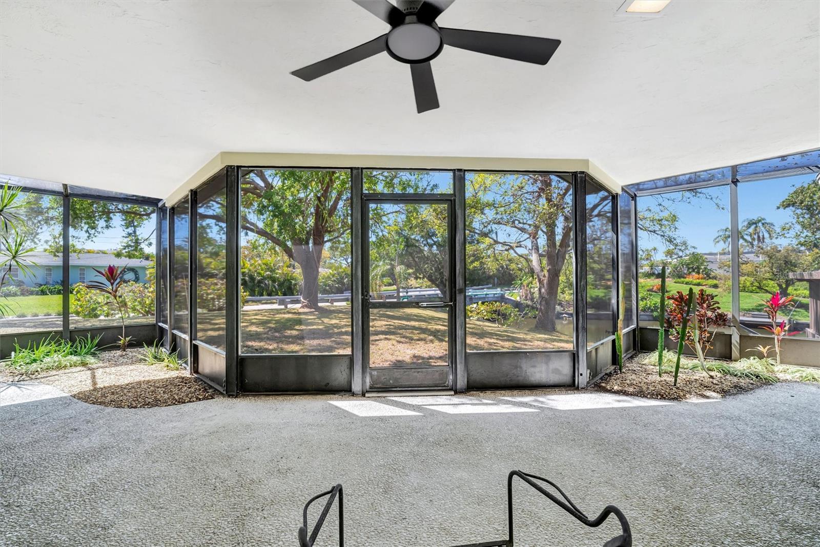 Image 23 of 33 For 3428 Mineola Drive