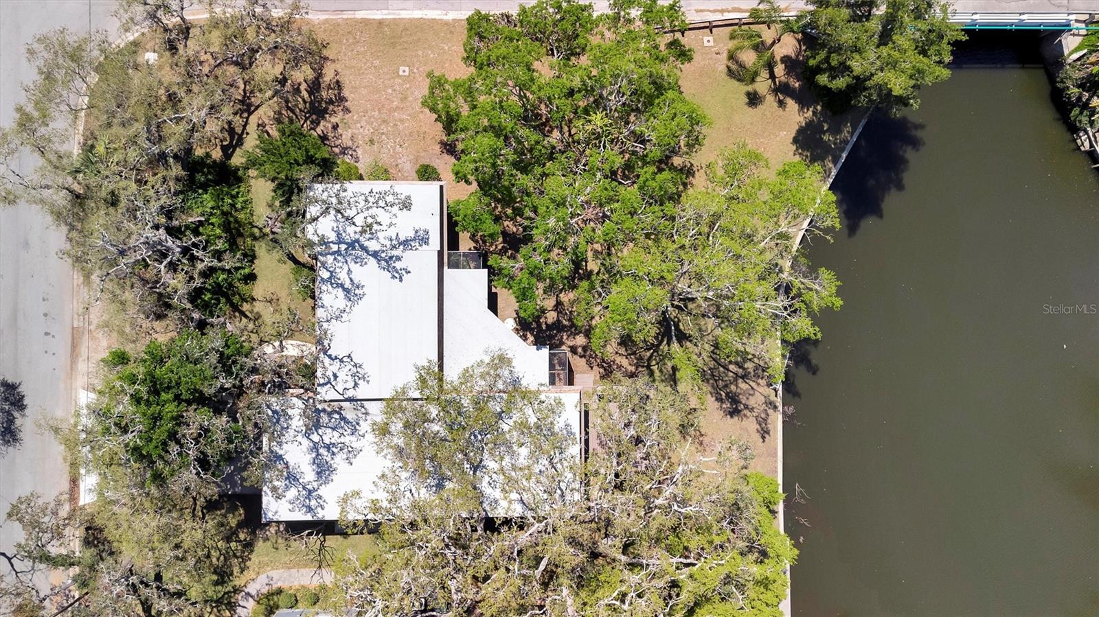 Image 33 of 33 For 3428 Mineola Drive