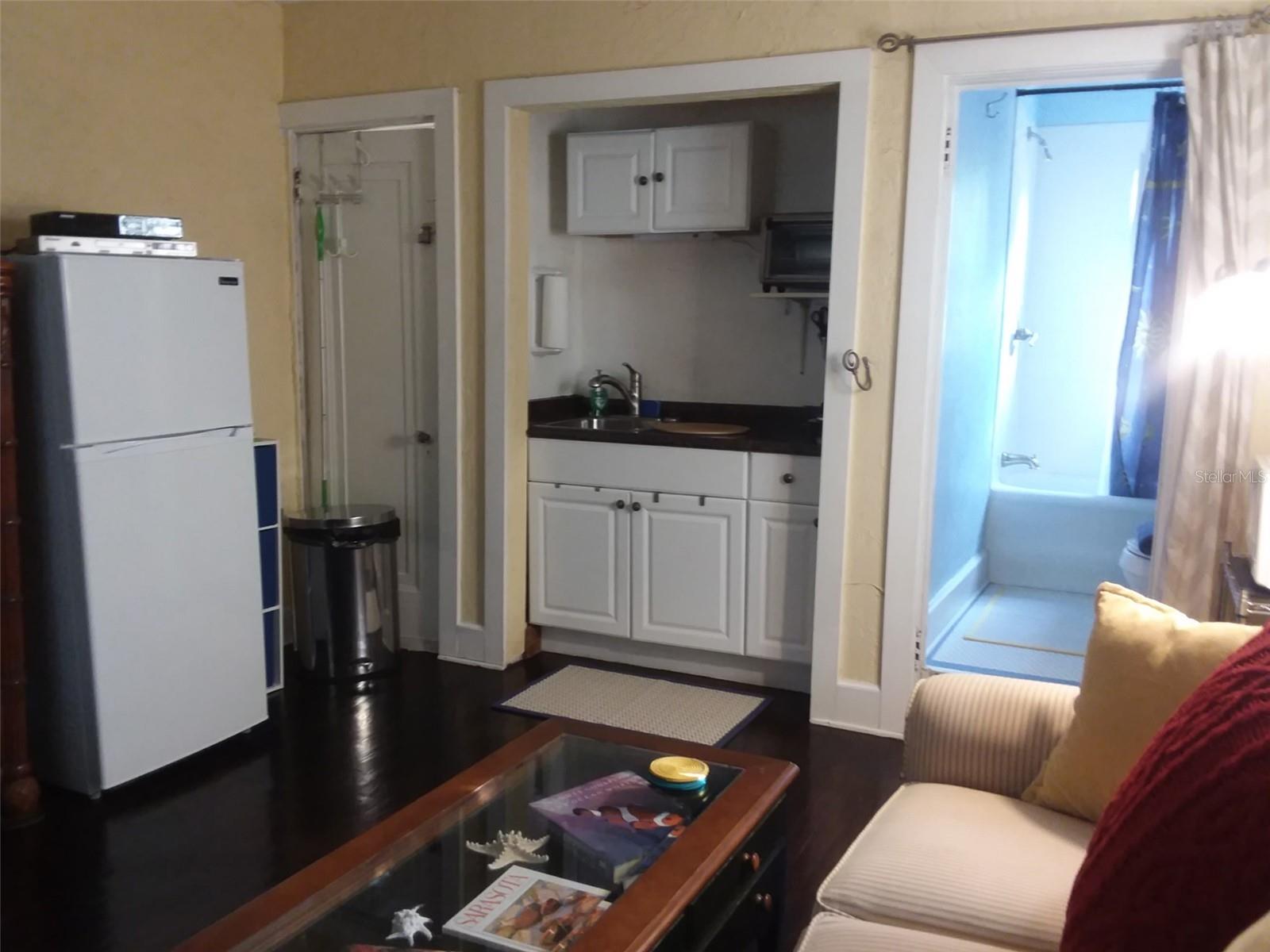 Image 16 of 21 For 322 Buena Vista Avenue