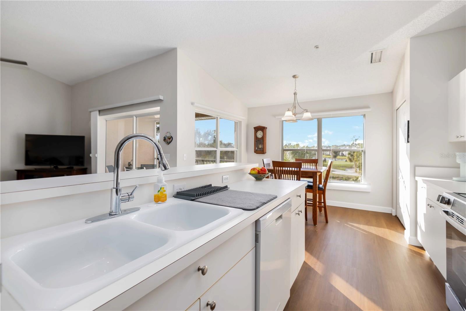 Image 10 of 48 For 5240 Hyland Hills Avenue 1424