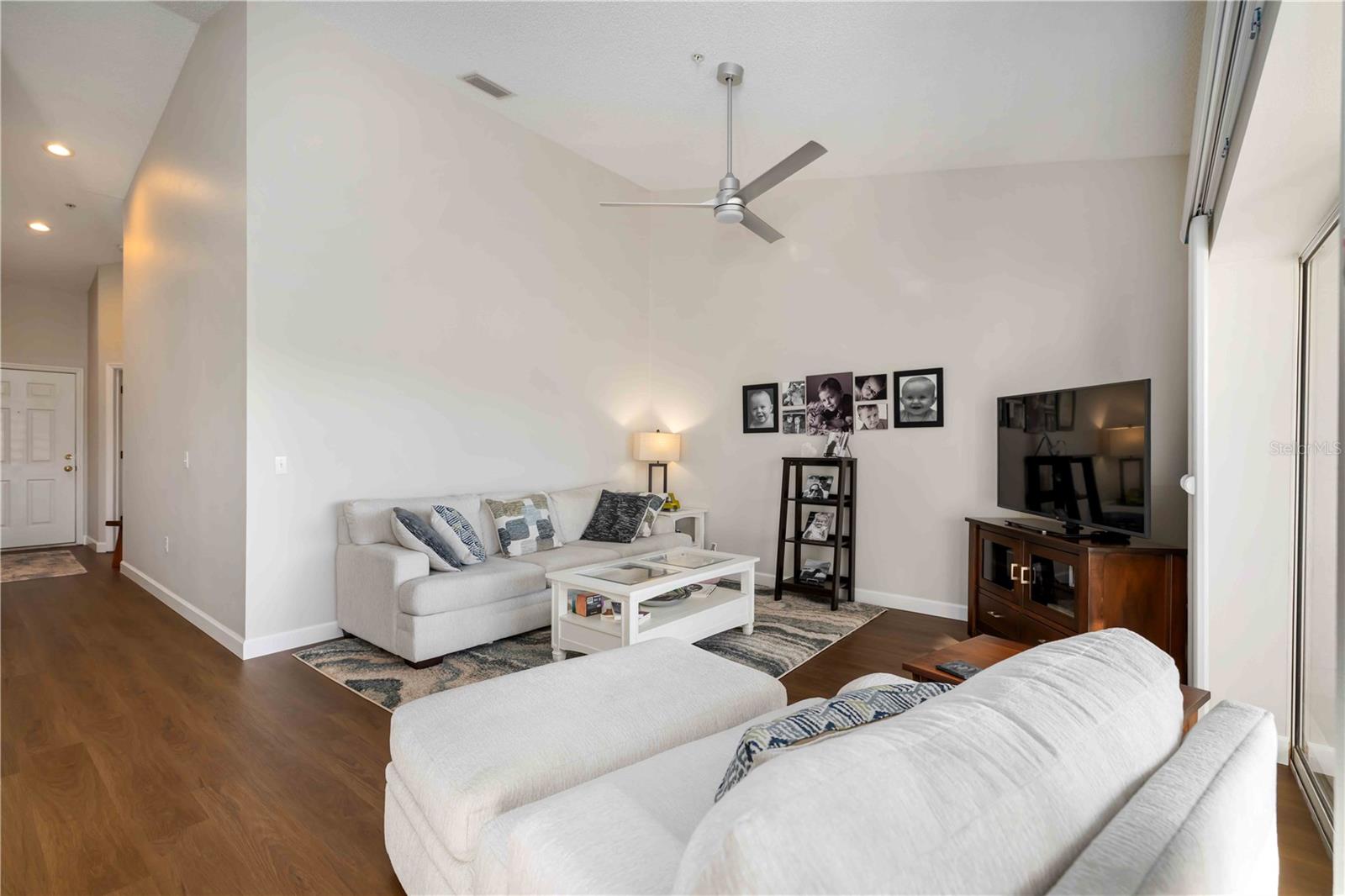 Image 16 of 48 For 5240 Hyland Hills Avenue 1424