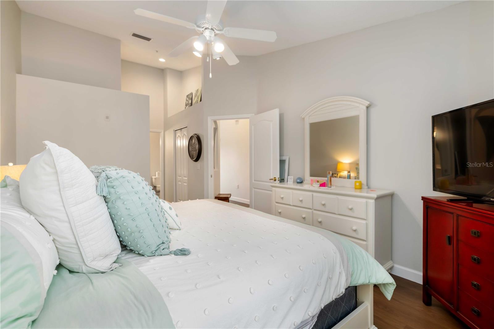 Image 24 of 48 For 5240 Hyland Hills Avenue 1424