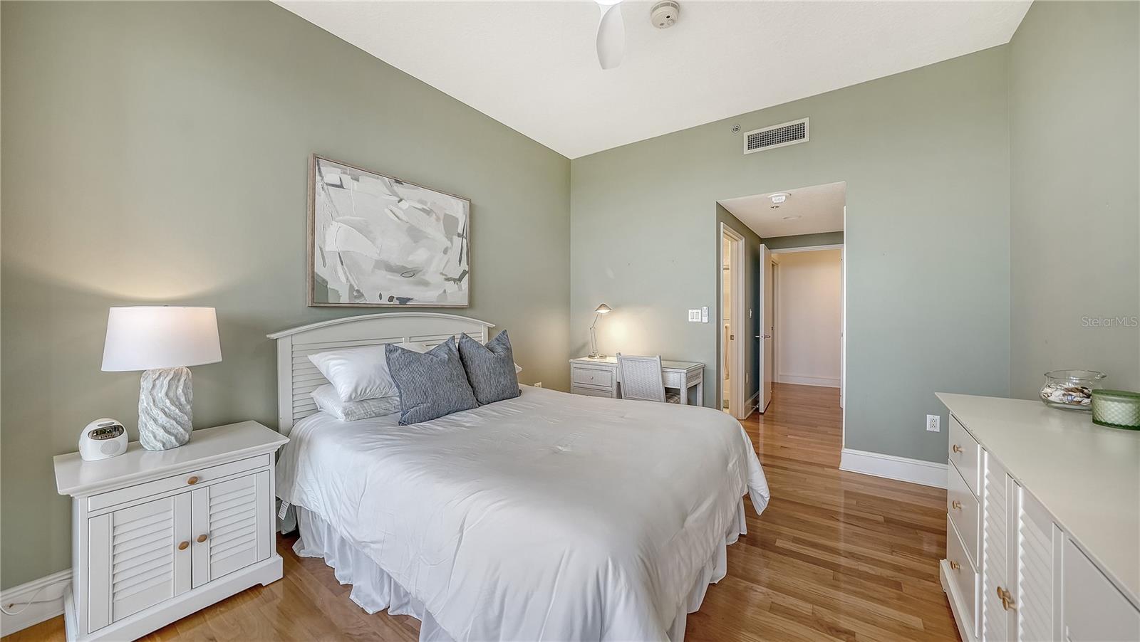 Image 24 of 45 For 3060 Grand Bay Boulevard 195