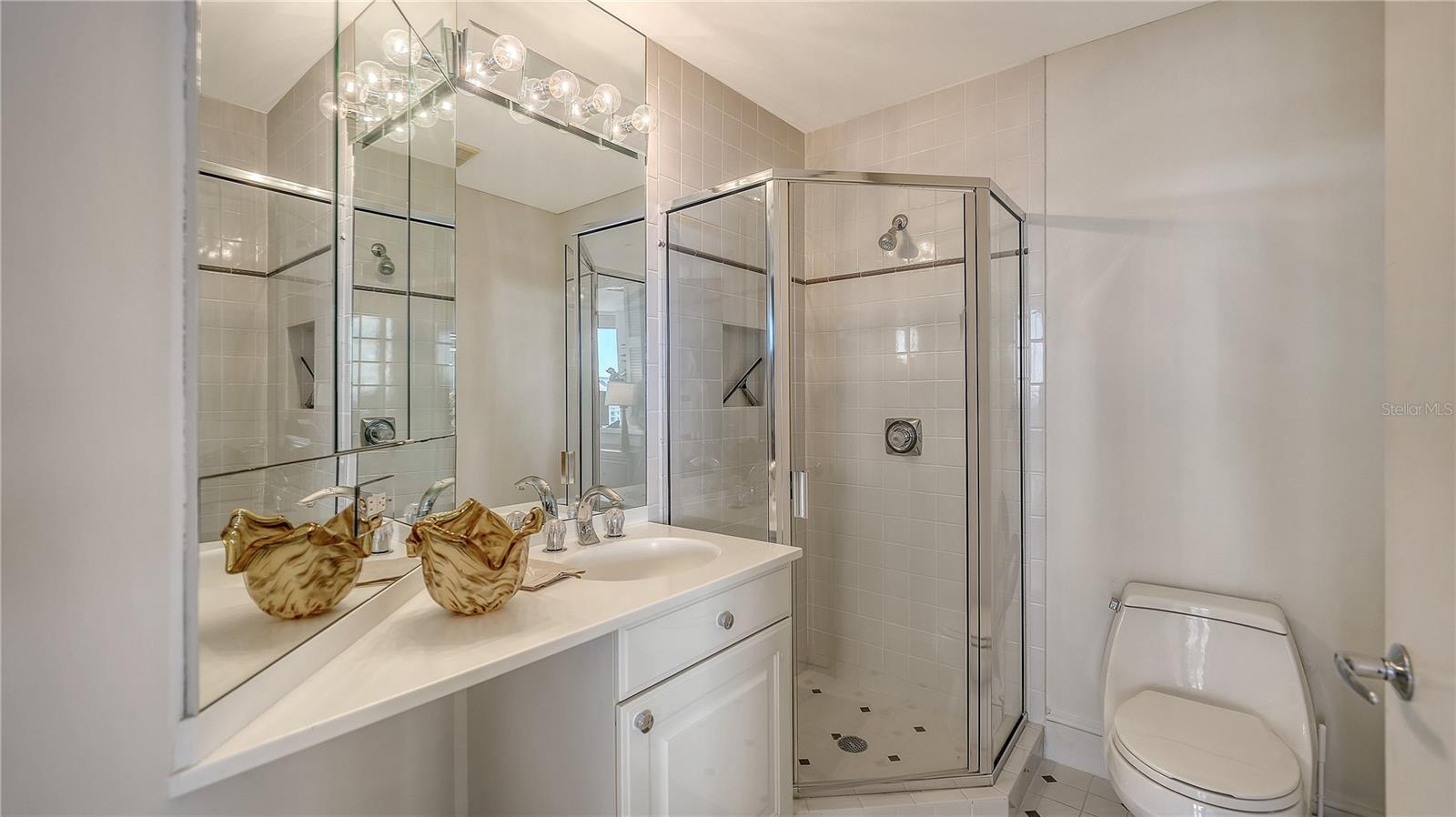 Image 29 of 45 For 3060 Grand Bay Boulevard 195