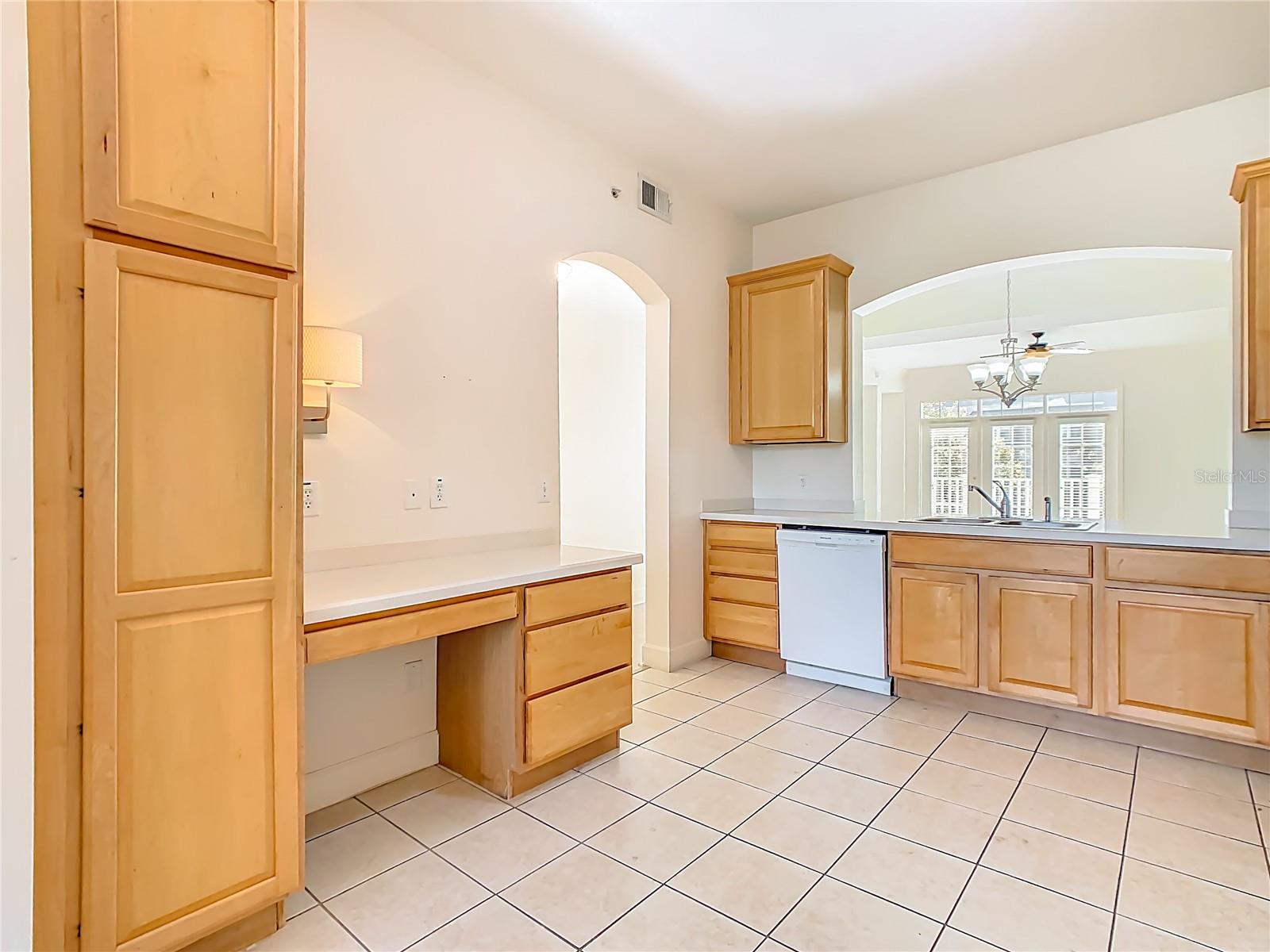 Image 18 of 67 For 1210 Vaux Boulevard 408