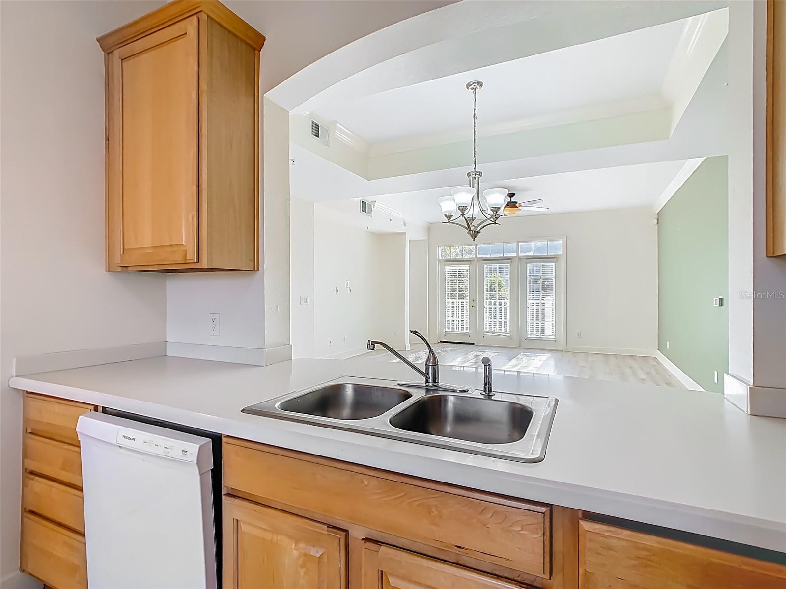 Image 23 of 67 For 1210 Vaux Boulevard 408