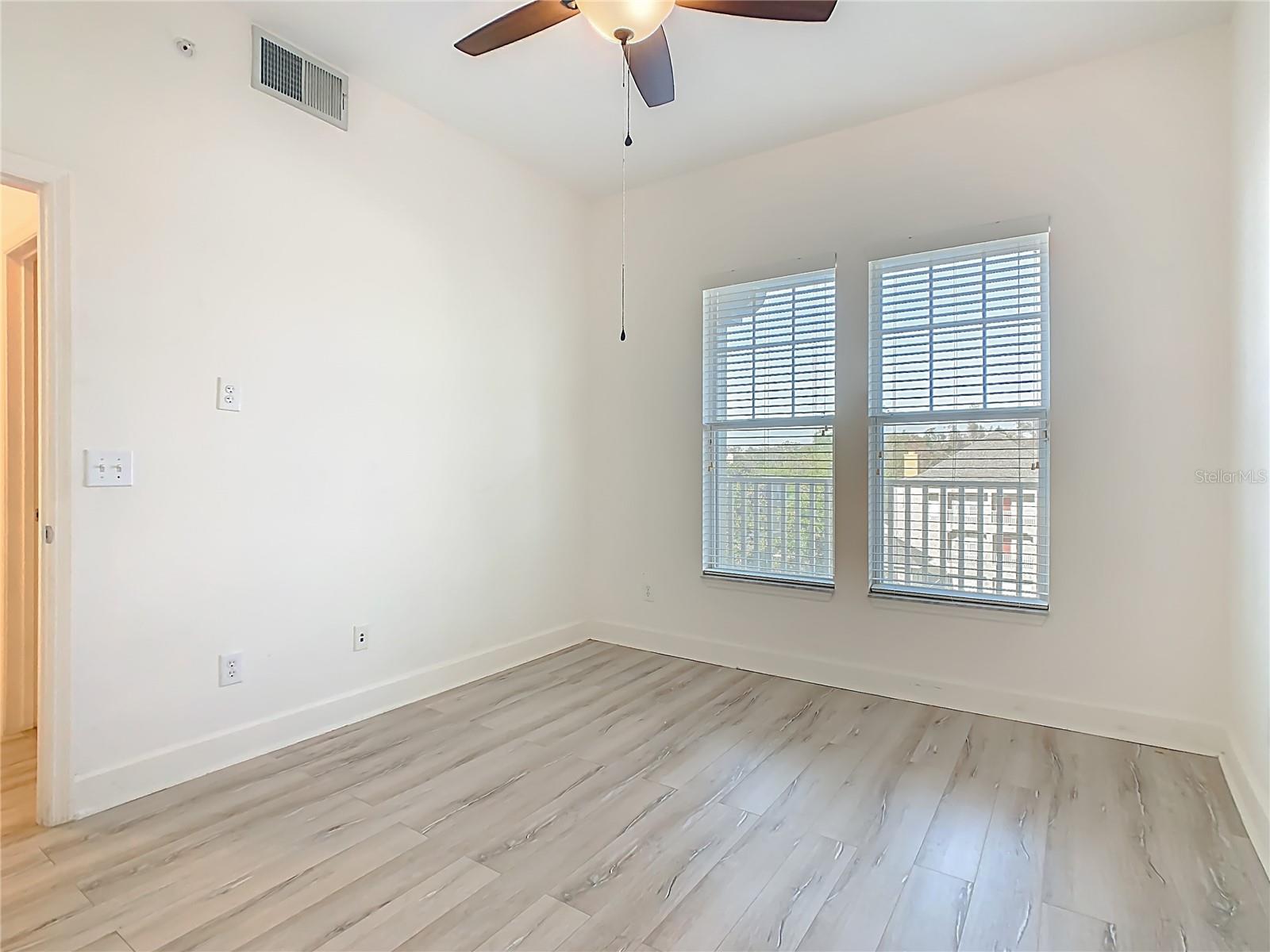 Image 35 of 67 For 1210 Vaux Boulevard 408