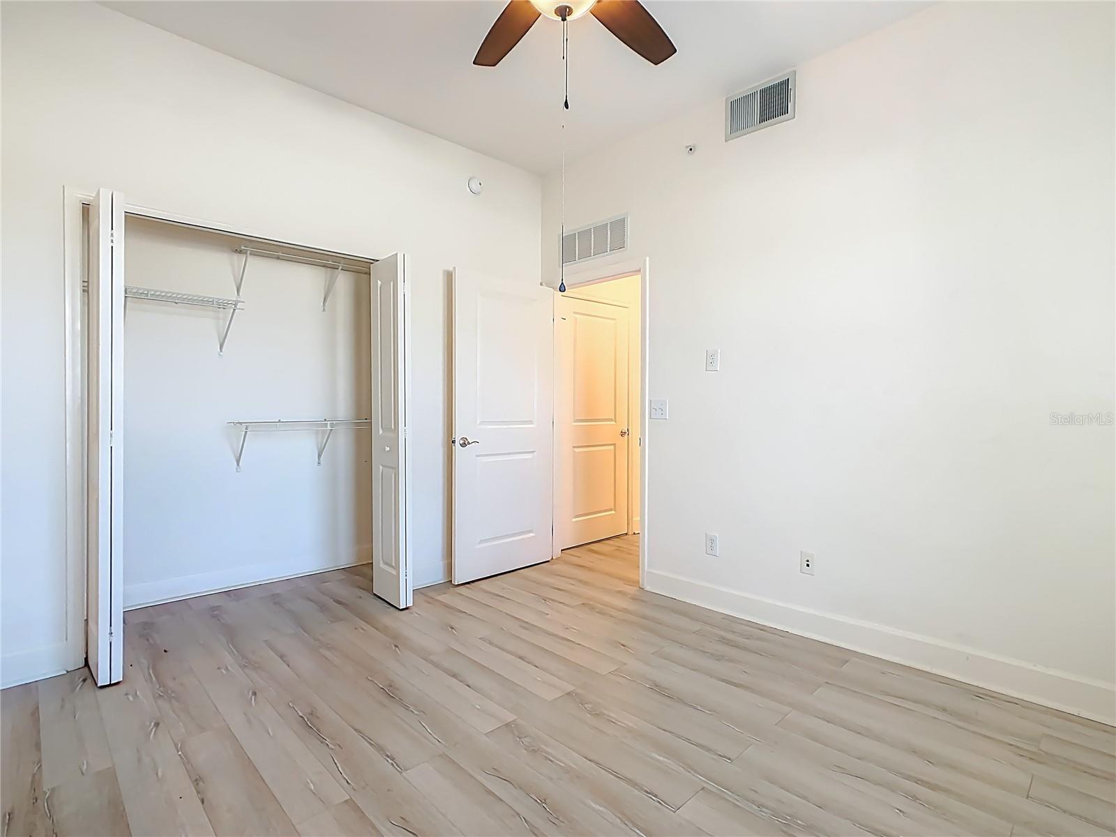 Image 36 of 67 For 1210 Vaux Boulevard 408