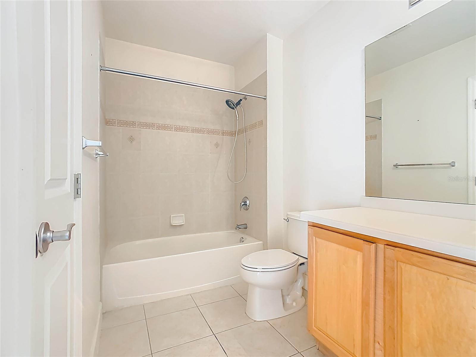 Image 43 of 67 For 1210 Vaux Boulevard 408