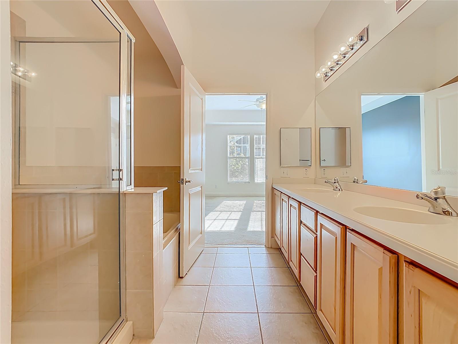 Image 51 of 67 For 1210 Vaux Boulevard 408